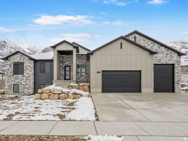 728 E MOUNTAIN RD, North Ogden, UT 84414