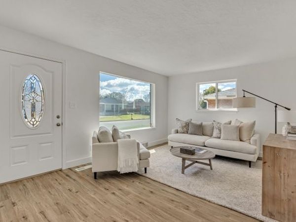 5889 S 2600 W, Roy, UT 84067