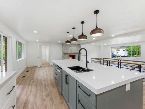 871 N BONITA WAY E, Centerville, UT 84014