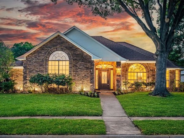2117 Rolling Oak Lane, Garland, TX 75044