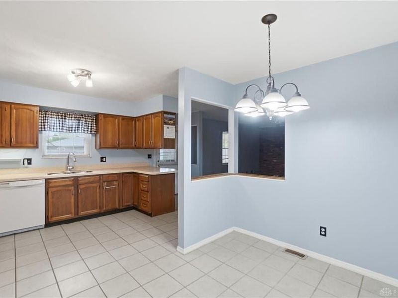 1326 Trade Square W, Troy, OH 45373 Photo 20