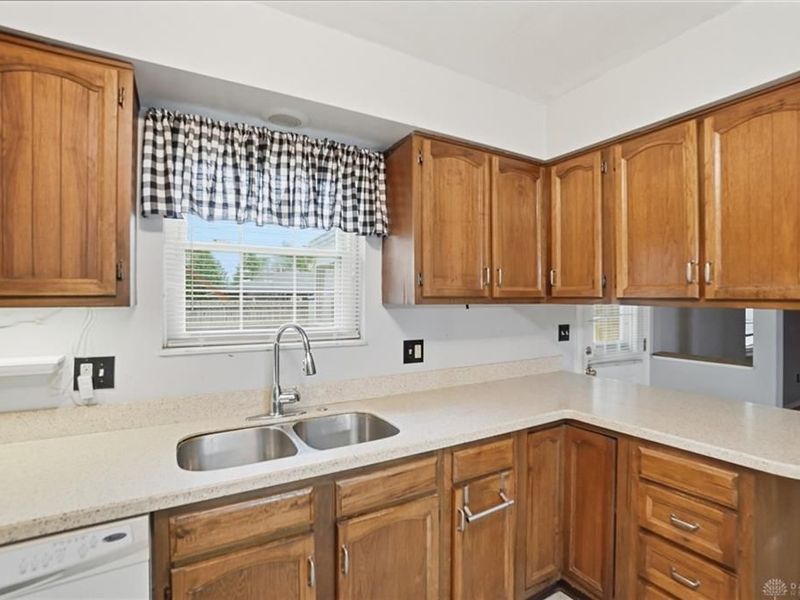 1326 Trade Square W, Troy, OH 45373 Photo 22