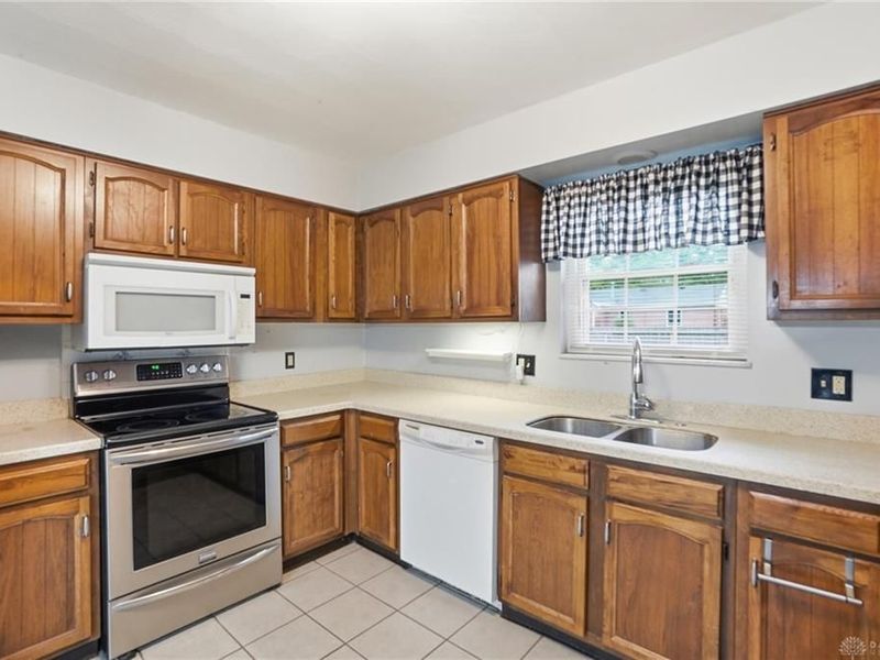 1326 Trade Square W, Troy, OH 45373 Photo 23