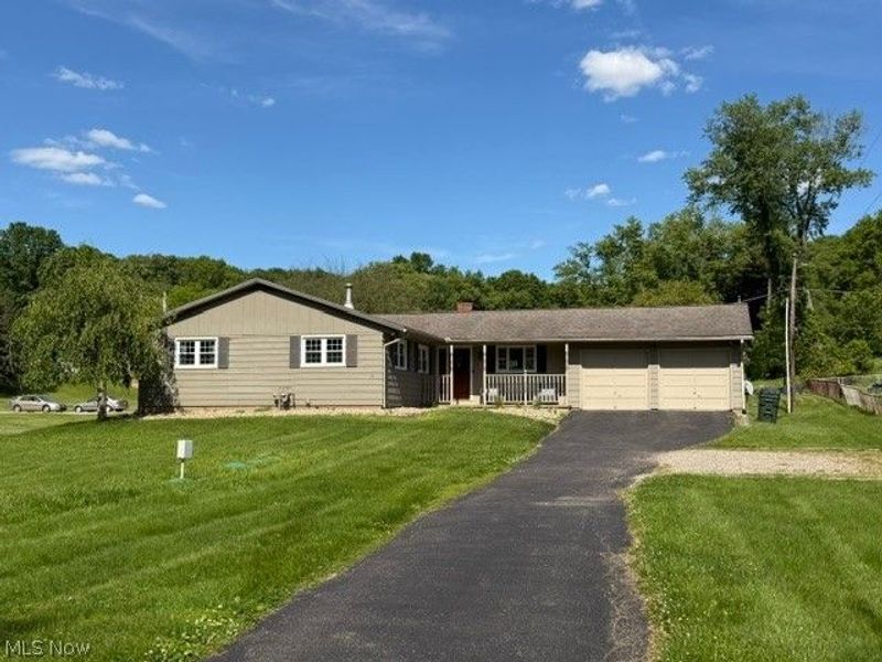 2431 Pleasant Valley Road NE, New Philadelphia, OH 44663 Photo 1