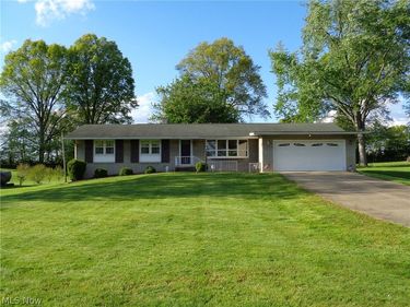 6105 Parknoll Street SW, Massillon, OH 44646