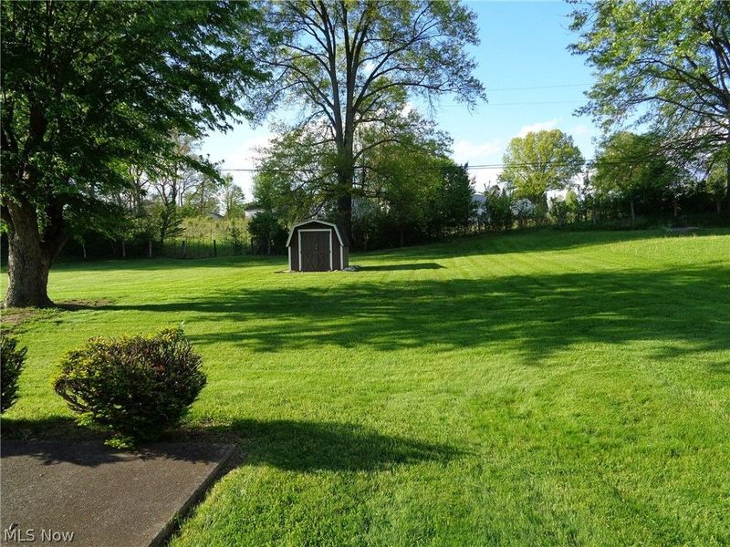 6105 Parknoll Street SW, Massillon, OH 44646 Photo 3