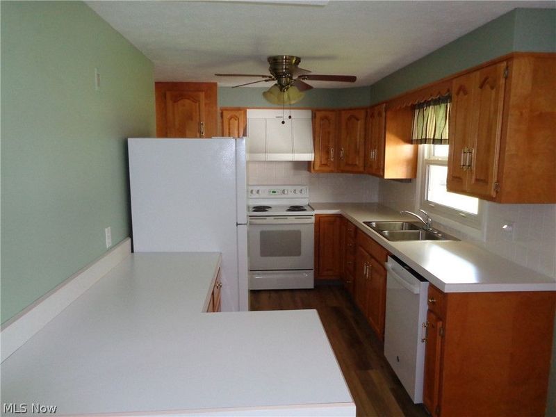 6105 Parknoll Street SW, Massillon, OH 44646 Photo 5