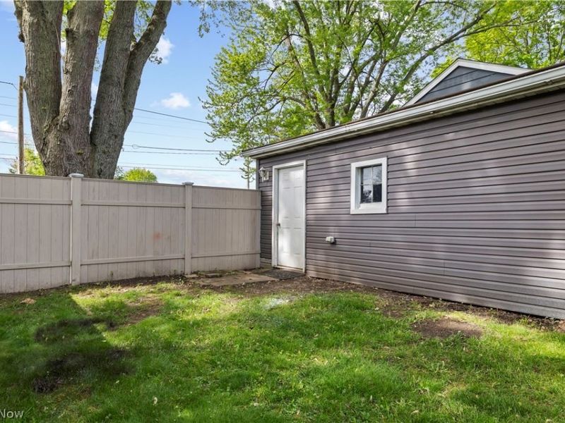 1092 Cooper Foster Park Road, Lorain, OH 44053 Photo 16