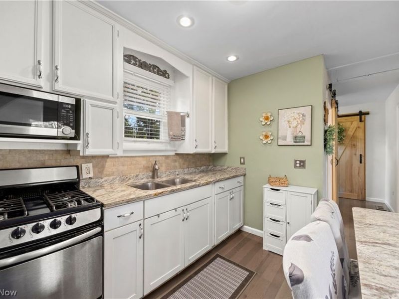 1092 Cooper Foster Park Road, Lorain, OH 44053 Photo 9