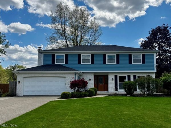 17051 Hunting Meadows Drive , Strongsville, OH 44136