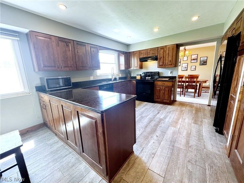 17051 Hunting Meadows Drive, Strongsville, OH 44136 Photo 10