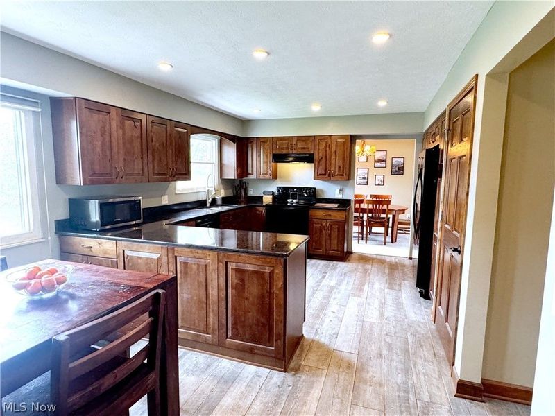 17051 Hunting Meadows Drive, Strongsville, OH 44136 Photo 12