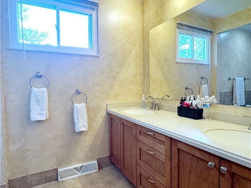 17051 Hunting Meadows Drive, Strongsville, OH 44136 Photo 29