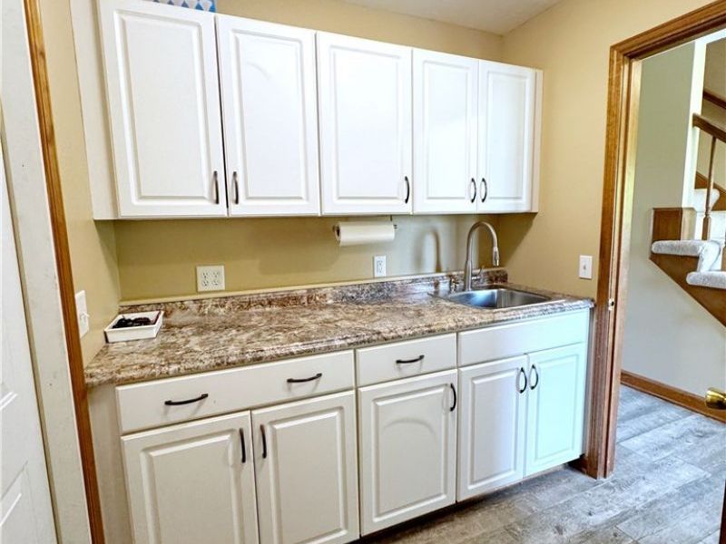 17051 Hunting Meadows Drive, Strongsville, OH 44136 Photo 32
