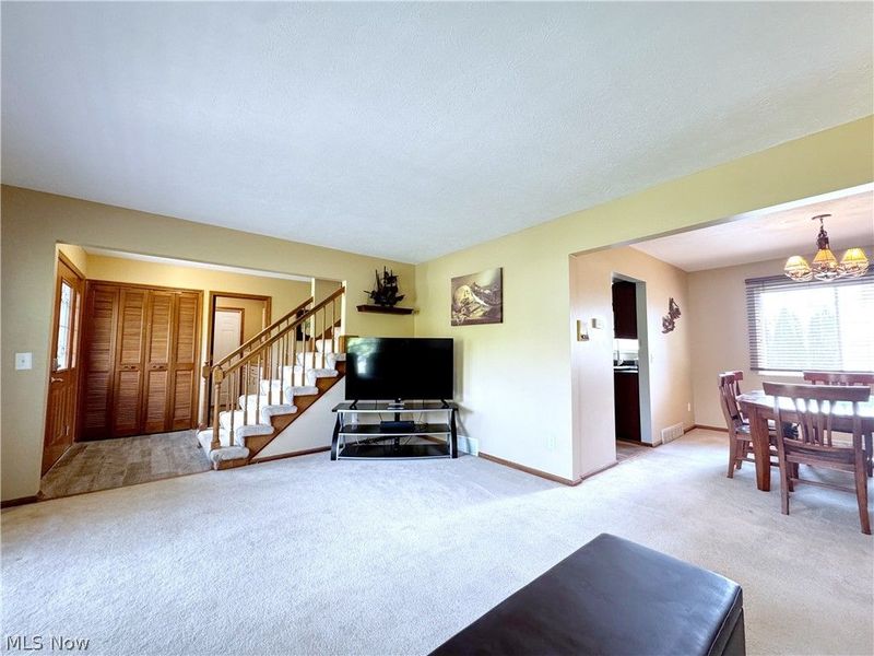 17051 Hunting Meadows Drive, Strongsville, OH 44136 Photo 5
