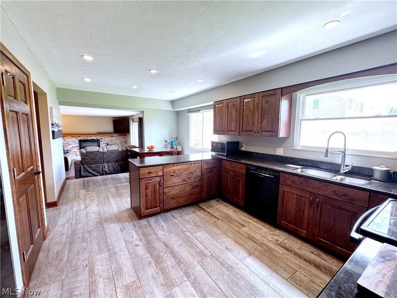 17051 Hunting Meadows Drive, Strongsville, OH 44136 Photo 9
