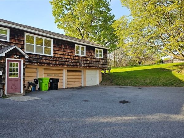 130 Old Liverpool Rd , Liverpool, NY 13088