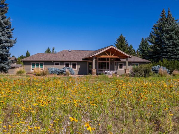 63945 W Quail Haven Drive, Bend, OR 97703
