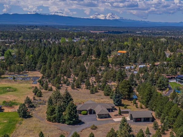 63945 W Quail Haven Drive, Bend, OR 97703