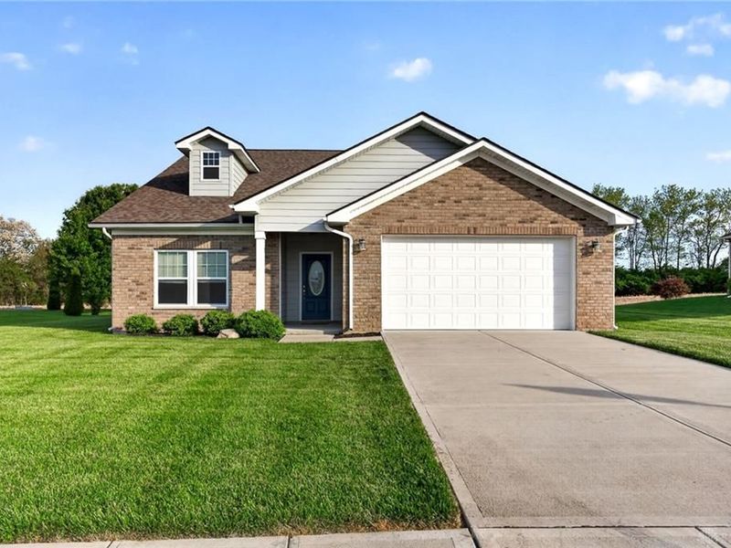 567 Golden Maple Avenue, Brookville, OH 45309 Photo 1