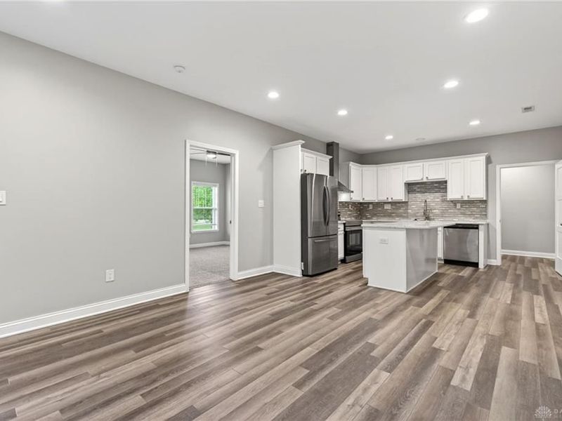 567 Golden Maple Avenue, Brookville, OH 45309 Photo 3