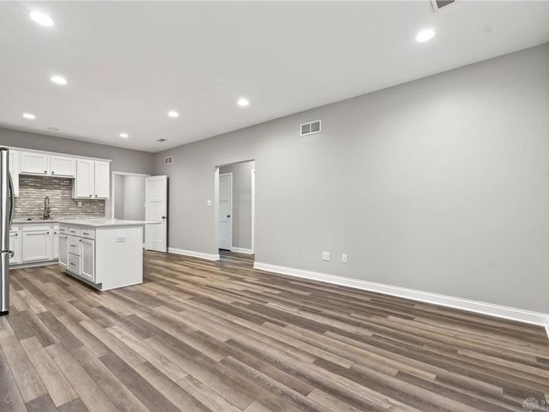 567 Golden Maple Avenue, Brookville, OH 45309 Photo 6