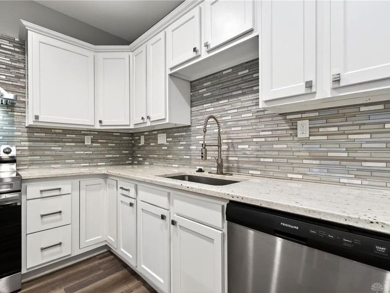 567 Golden Maple Avenue, Brookville, OH 45309 Photo 8