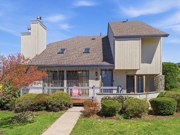 9 Talbot St, Franklin, NJ 08873