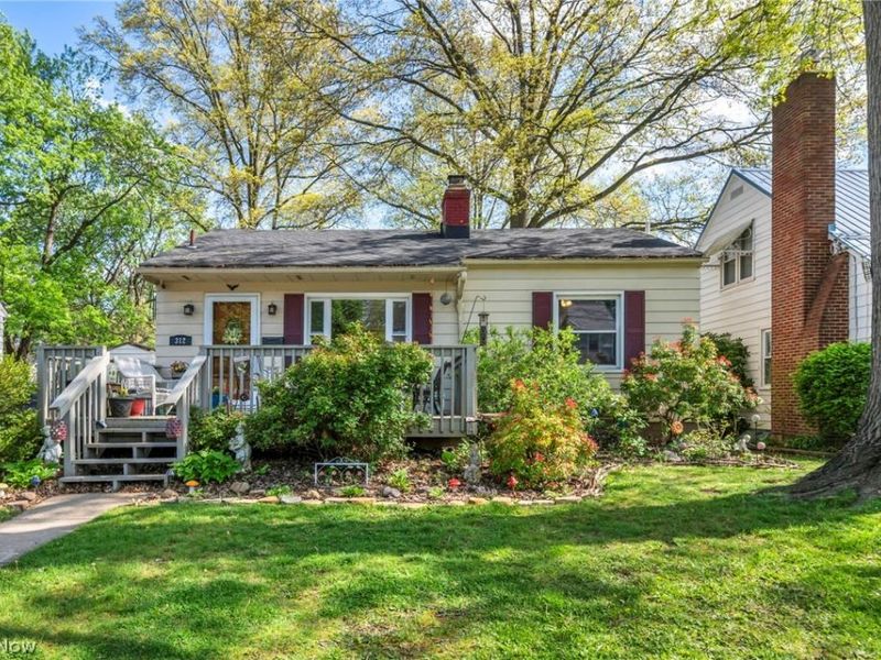 312 Linwood Street, Cuyahoga Falls, OH 44221 Photo 2