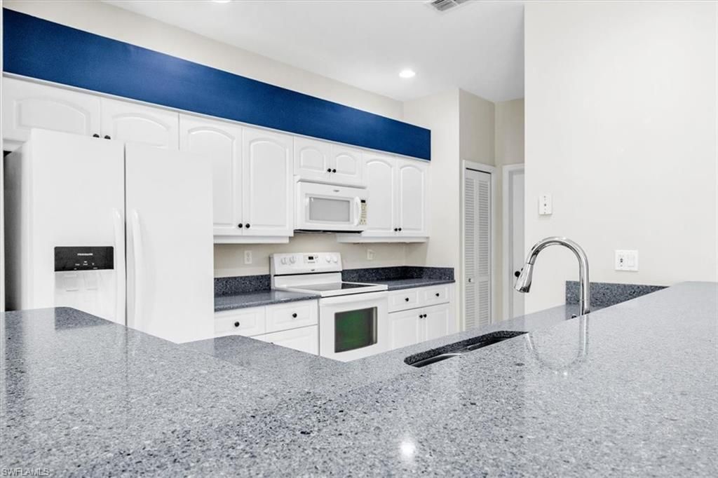 8145 Breton Cir, Fort Myers, FL 33912 Photo