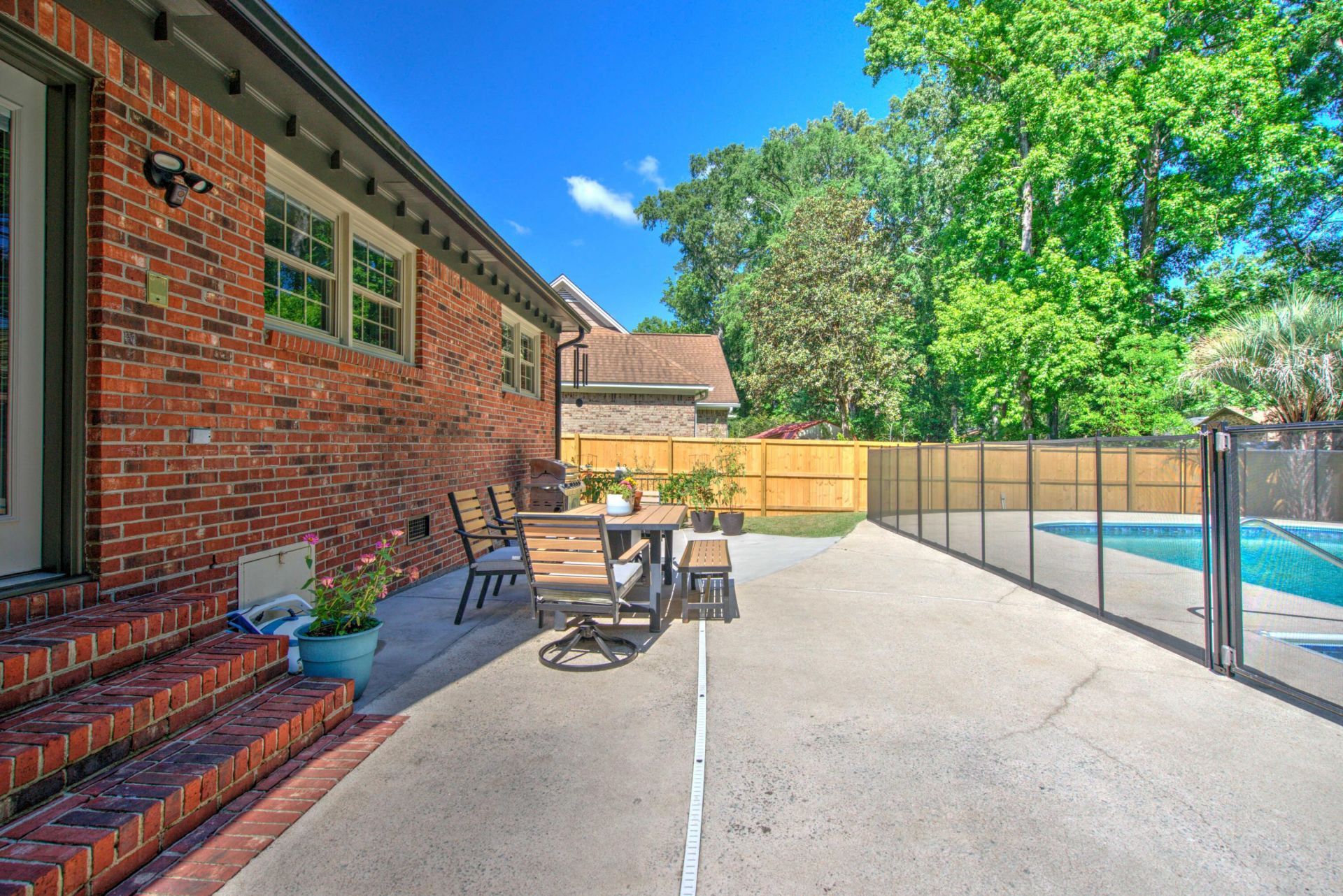 107 Stratford Drive Photo 8