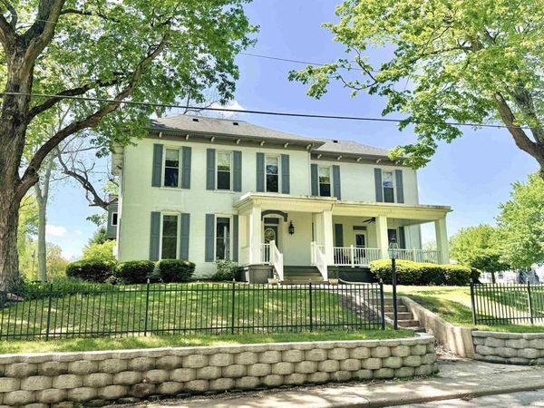 925 N Wabash Avenue, Marion, IN 46952