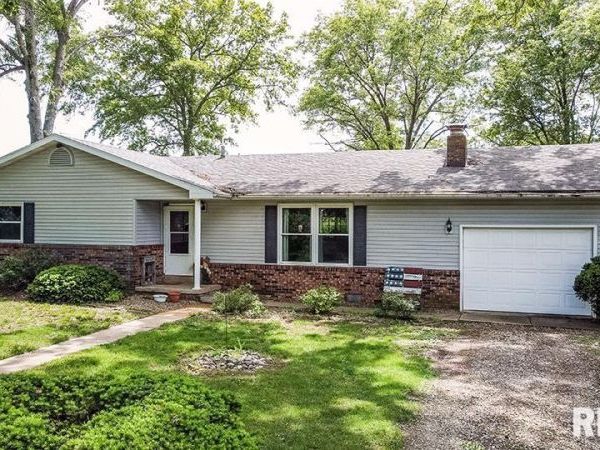 9502 Anglen Road, Farina, IL 62838