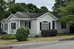 476 Brooks Avenue  photo 4