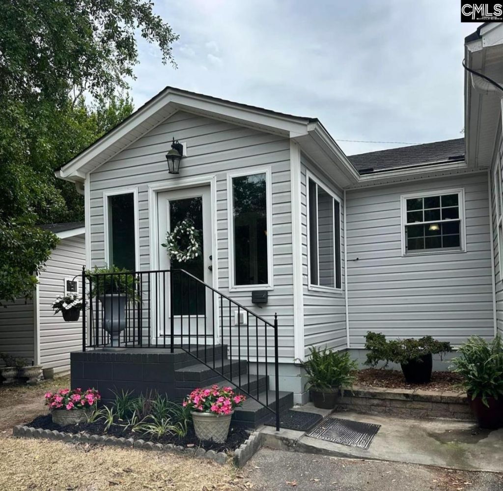 476 Brooks Avenue  Photo 4