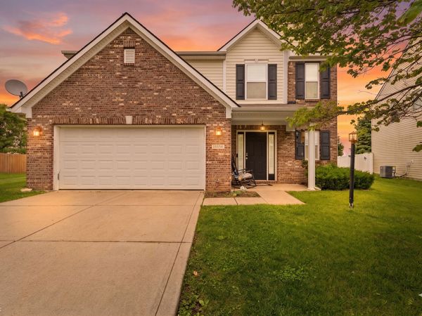 15556 Old Pond Circle, Noblesville, IN 46060