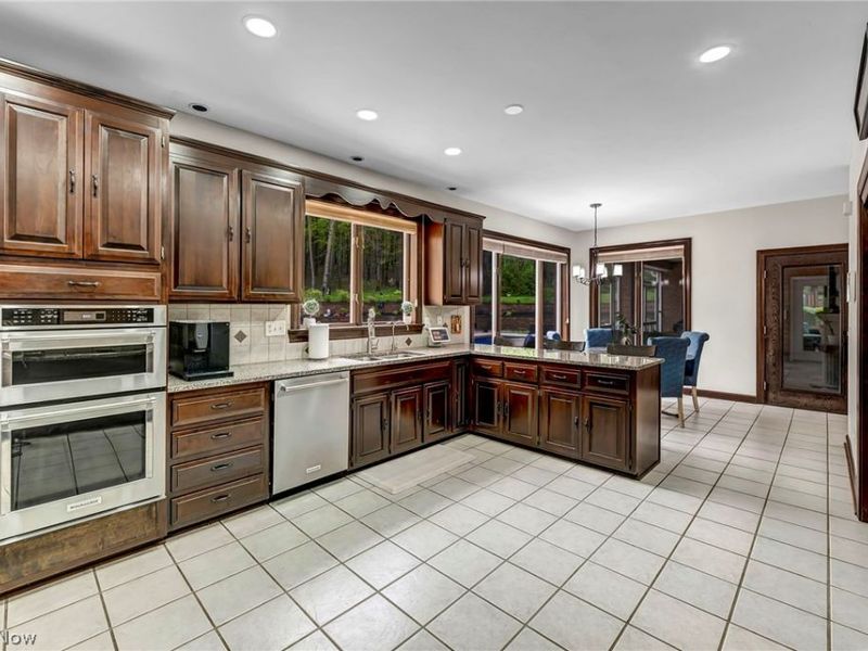 885 McKee Trail, Hinckley, OH 44233 Photo 11