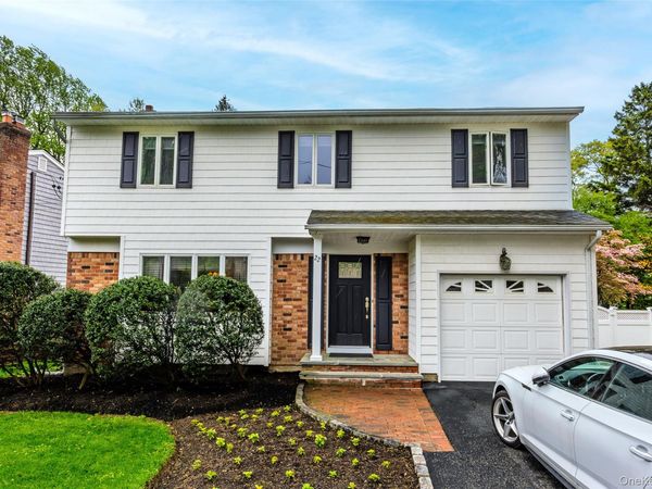 22 W Maple Road , Greenlawn, NY 11740
