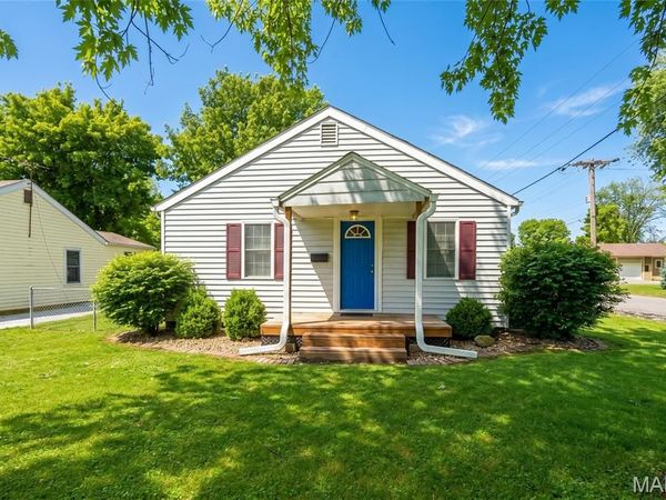 746 N Prairie Street , Bethalto, IL 62010