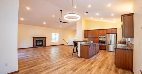 757 San Francisco Avenue, South Lake Tahoe, CA 96150 Photo