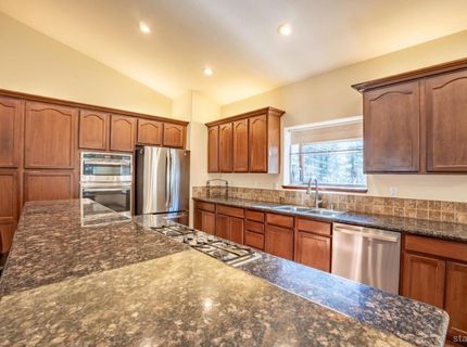 757 San Francisco Avenue, South Lake Tahoe, CA 96150 Photo