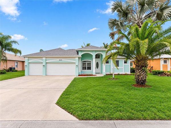 420 22nd Avenue SW, Vero Beach, FL 32962