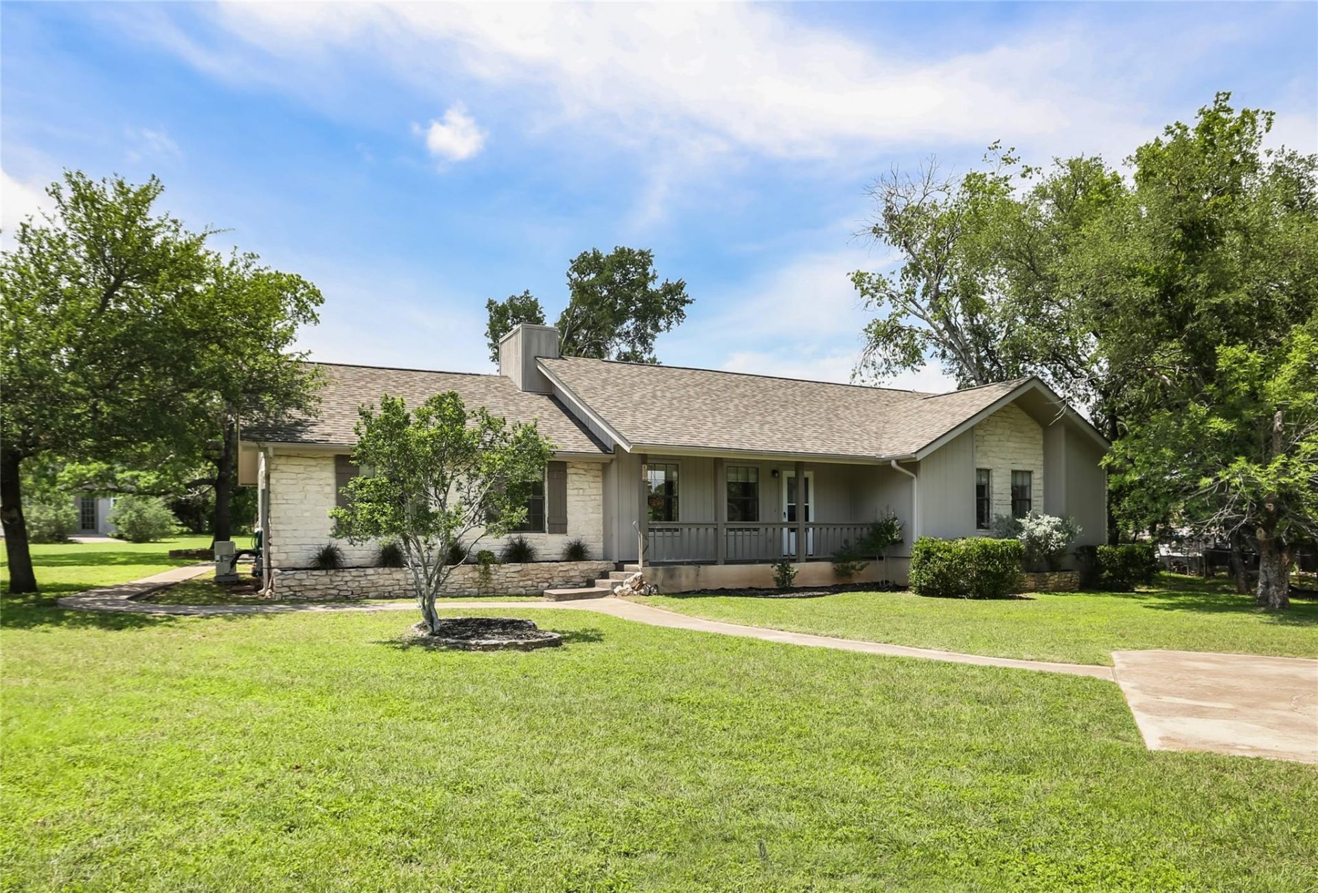 402 Post Oak Ln, Georgetown, TX 78628 Main Photo