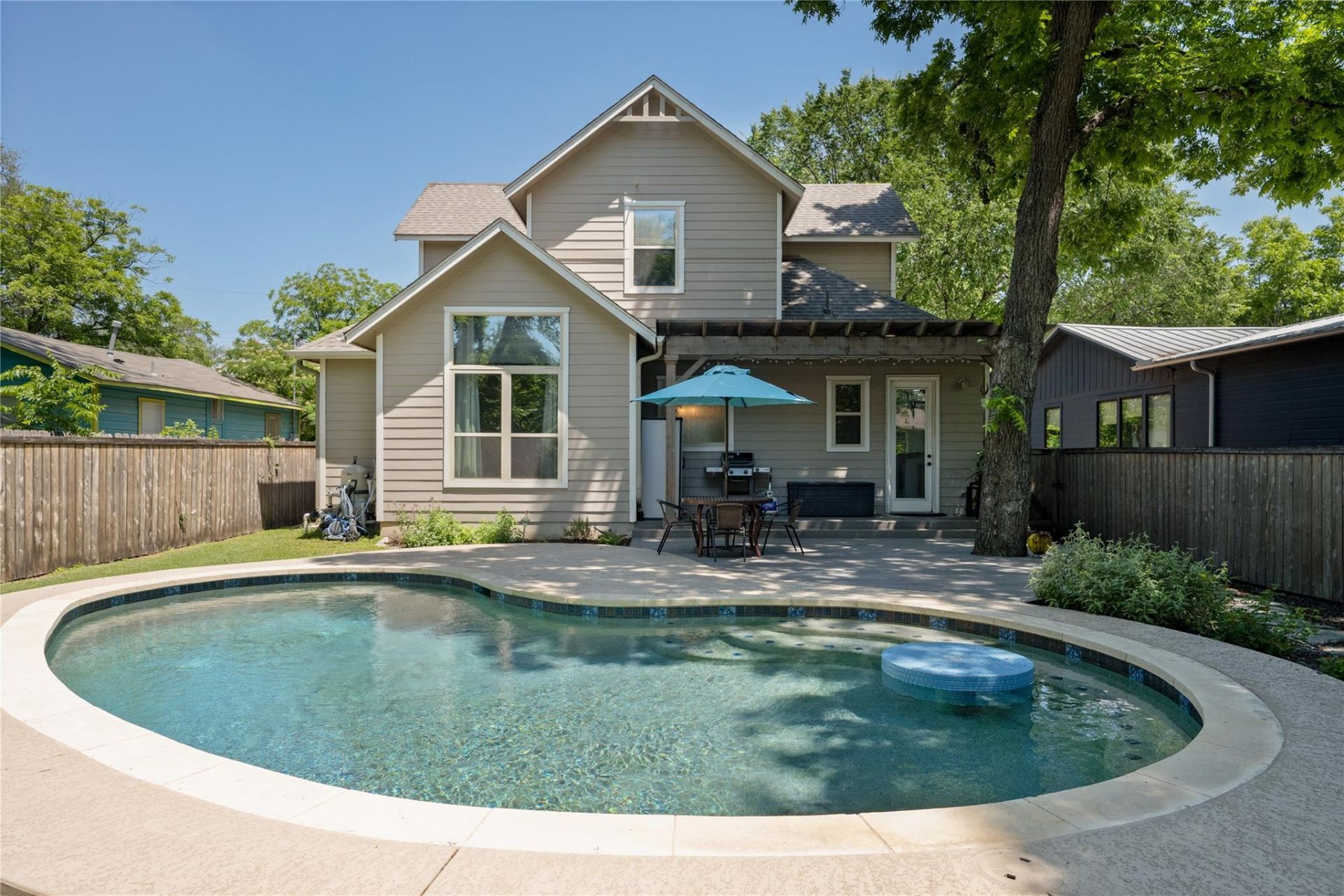 1002 Linden St, Austin, TX 78702 Main Photo