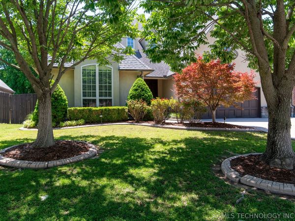 3813 W Broadway Street, Broken Arrow, OK 74012