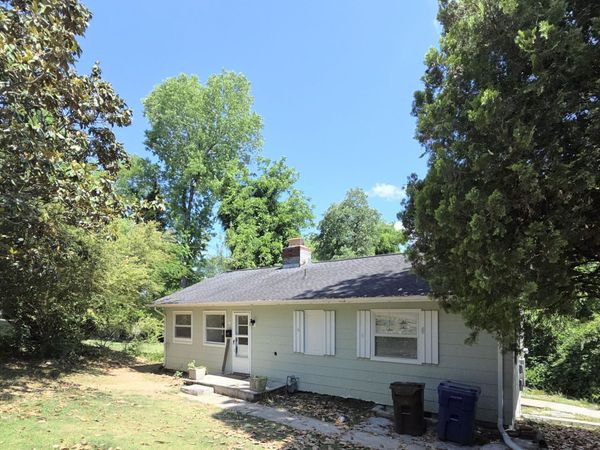 620 Pennsylvania Ave, Oak Ridge, TN 37830