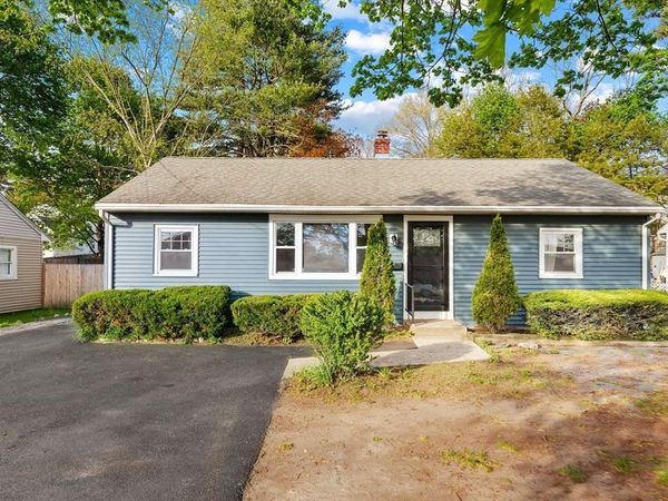 423 Bedford St, Lexington, MA 02420