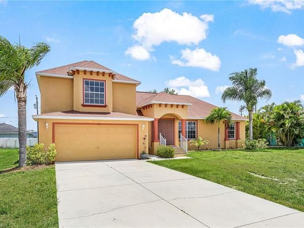 120 SE 4th TER , CAPE CORAL, FL 33990