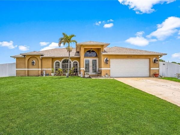 2216 NE 7th PL , CAPE CORAL, FL 33909