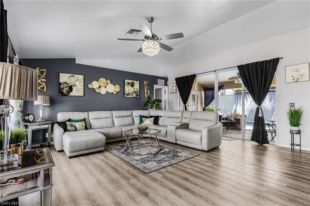 2216 NE 7th Pl, Cape Coral, FL 33909 Photo